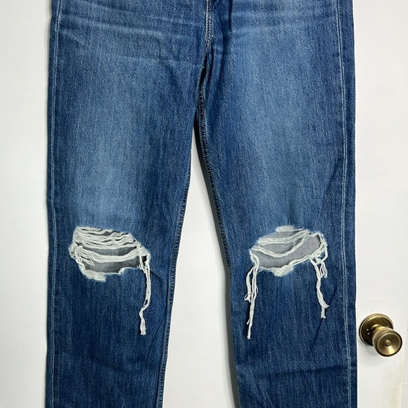 Levis Low-Pro mid rise Distressed Women's Jeans - Picture 11 of 11